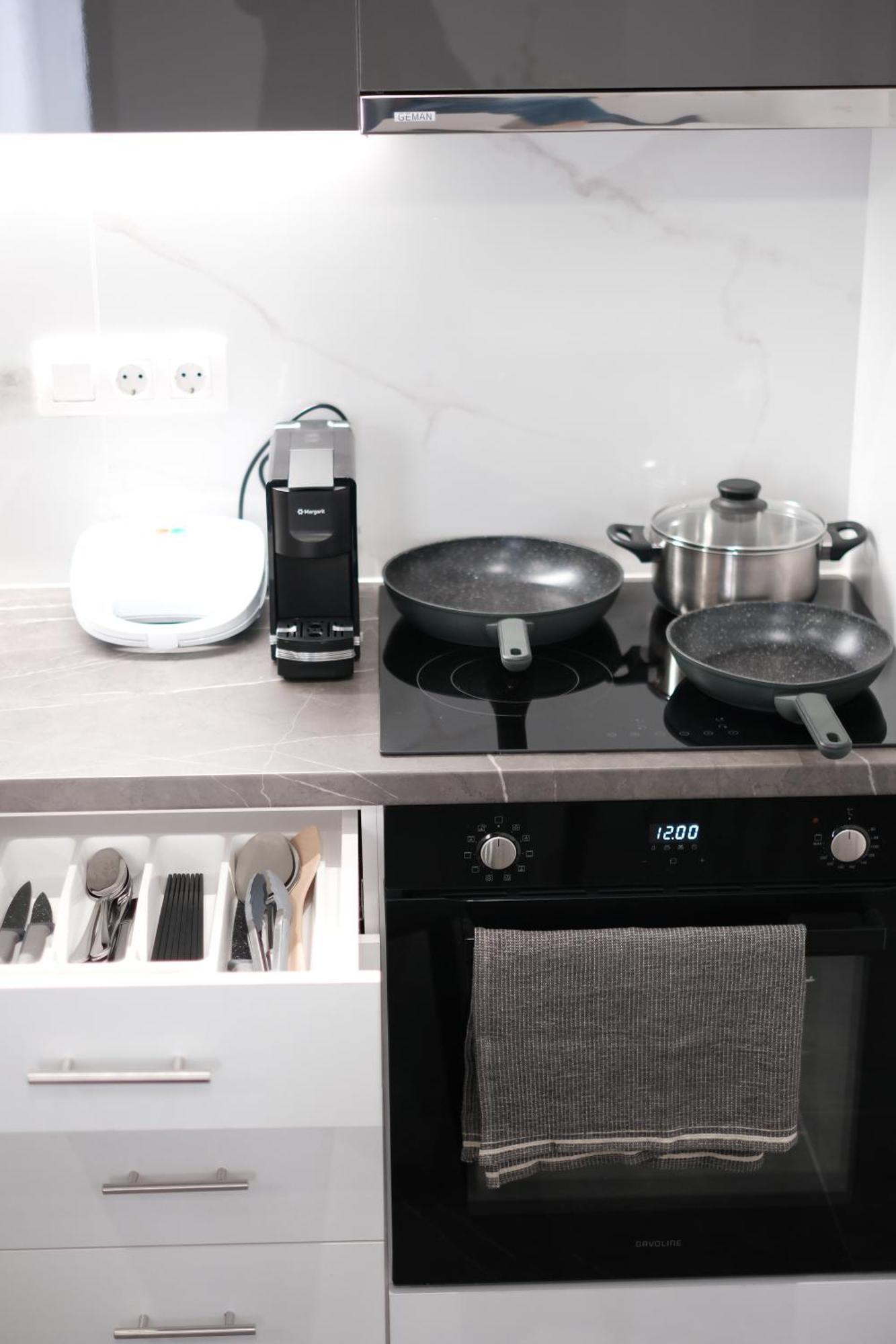 Cozy With Cooking Apartment Piraeus