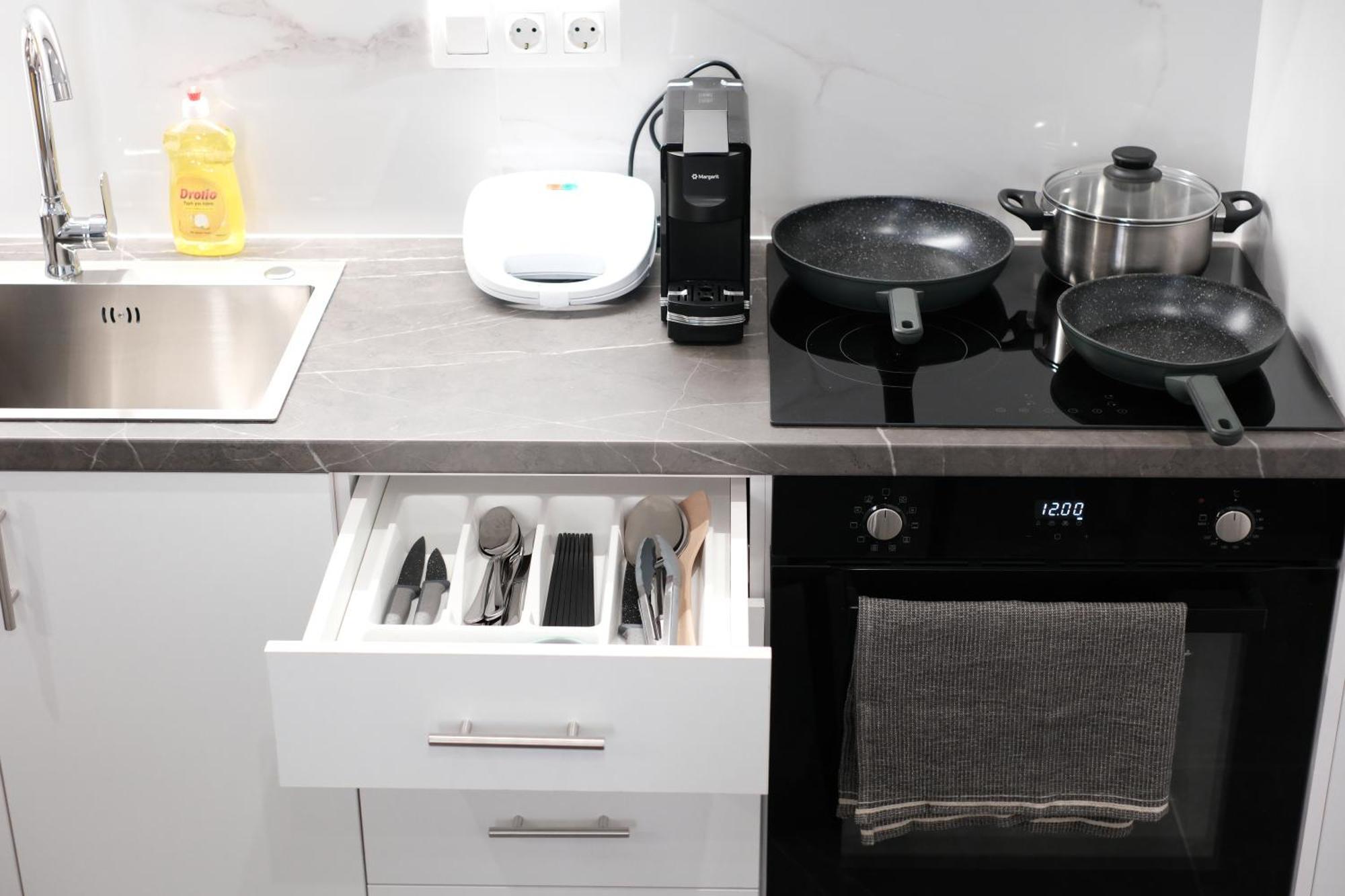 Cozy With Cooking Apartment Piraeus
