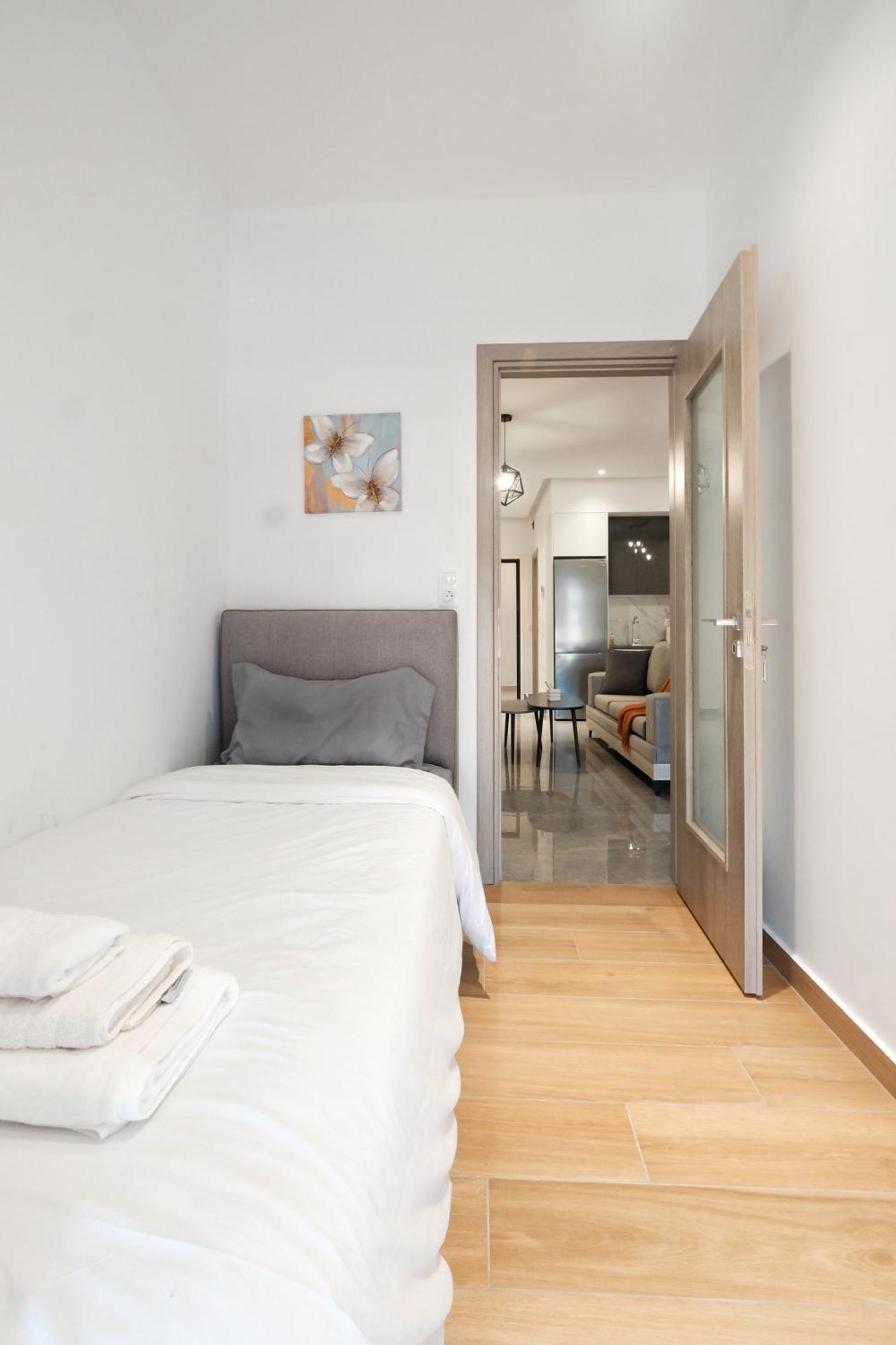 Cozy With Cooking Apartment Piraeus