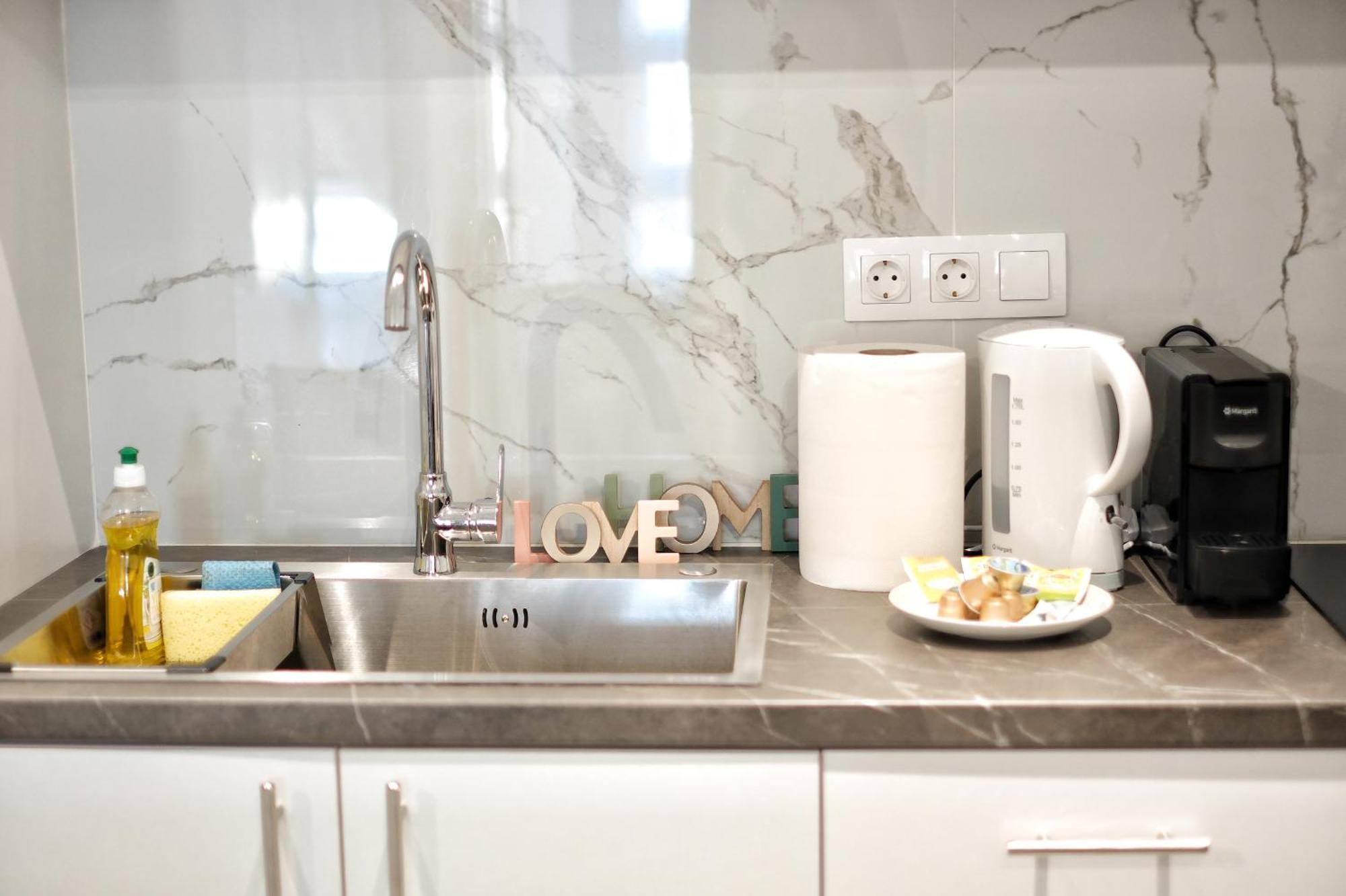 Cozy With Cooking Apartment Piraeus