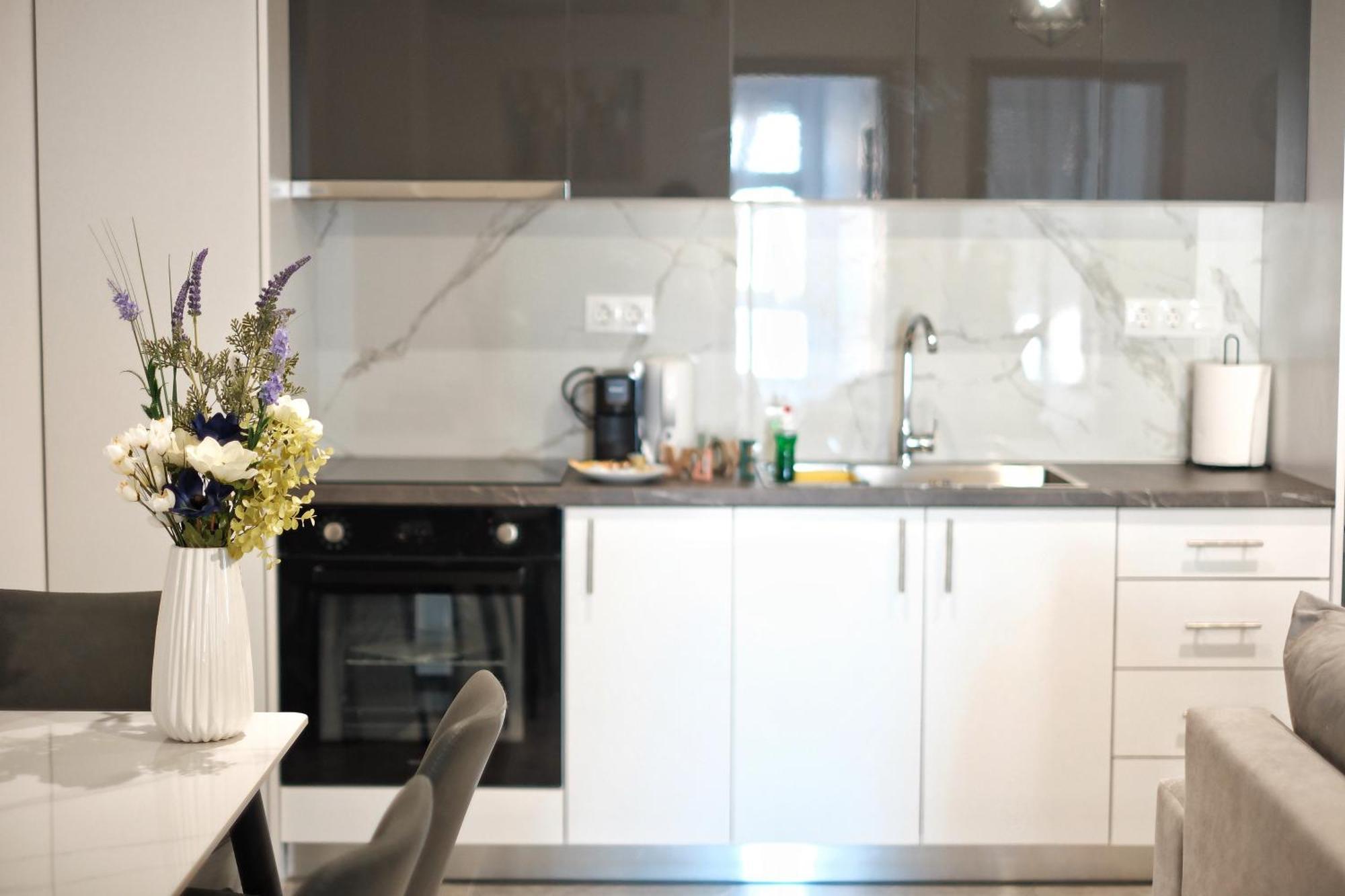 Cozy With Cooking Apartment *